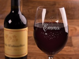 Wijnglas met gravure met namen