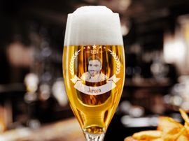 Bierglas voor een verjaardag