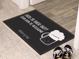 Deurmat heb je bier bij?