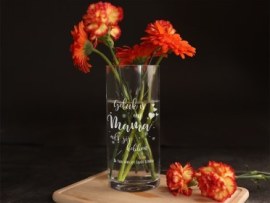 Vaas met gravure rond