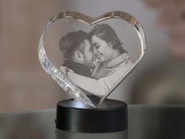 Glazen hart met lichtvoet