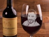 Rood wijnglas met foto