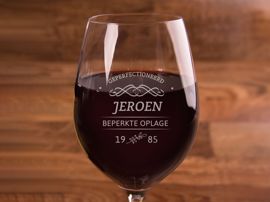 Rood wijnglas Design