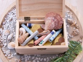 Gegraveerde schatkist geldgeschenk